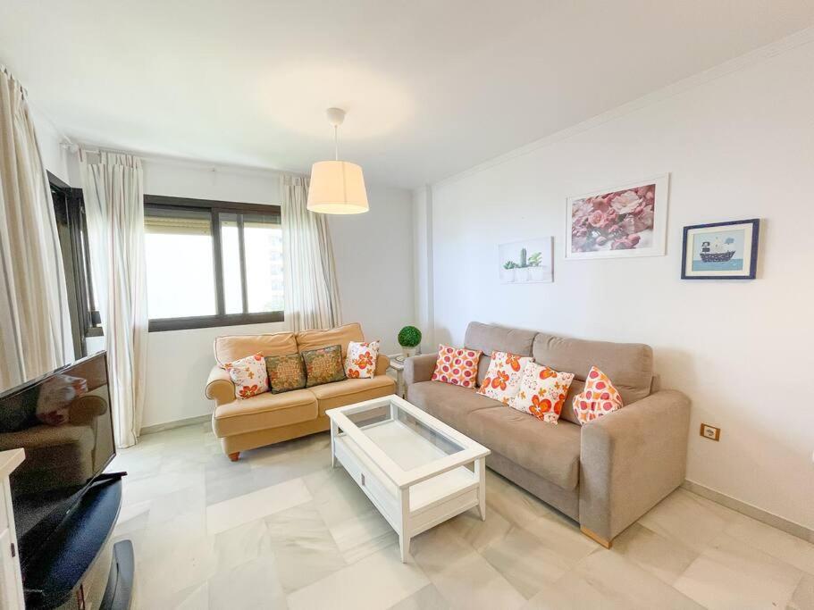 Seafront Apartment With Direct Access To The Beach Torremolinos Esterno foto