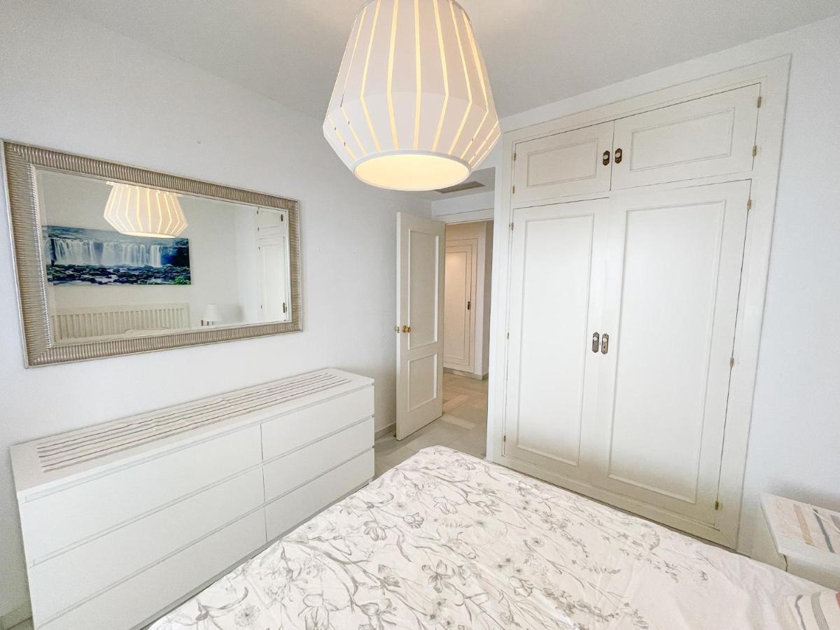 Seafront Apartment With Direct Access To The Beach Torremolinos Esterno foto