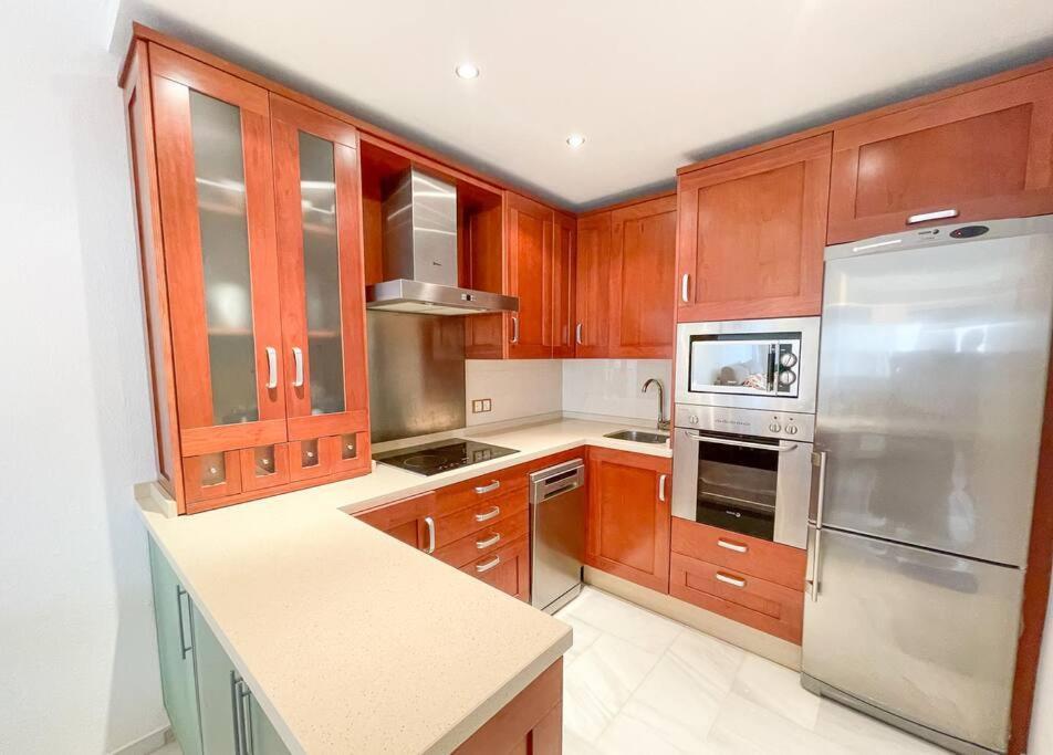 Seafront Apartment With Direct Access To The Beach Torremolinos Esterno foto