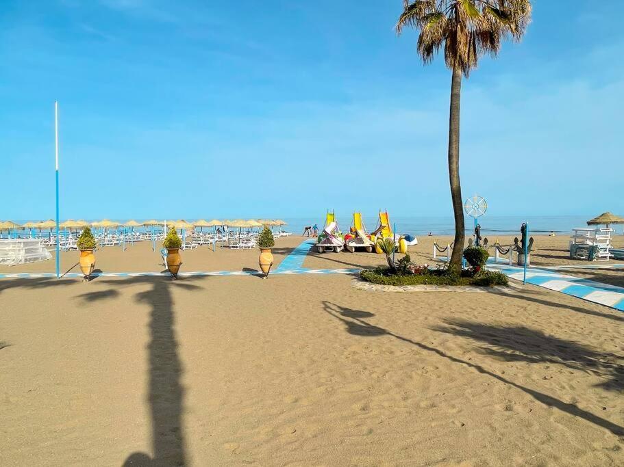 Seafront Apartment With Direct Access To The Beach Torremolinos Esterno foto