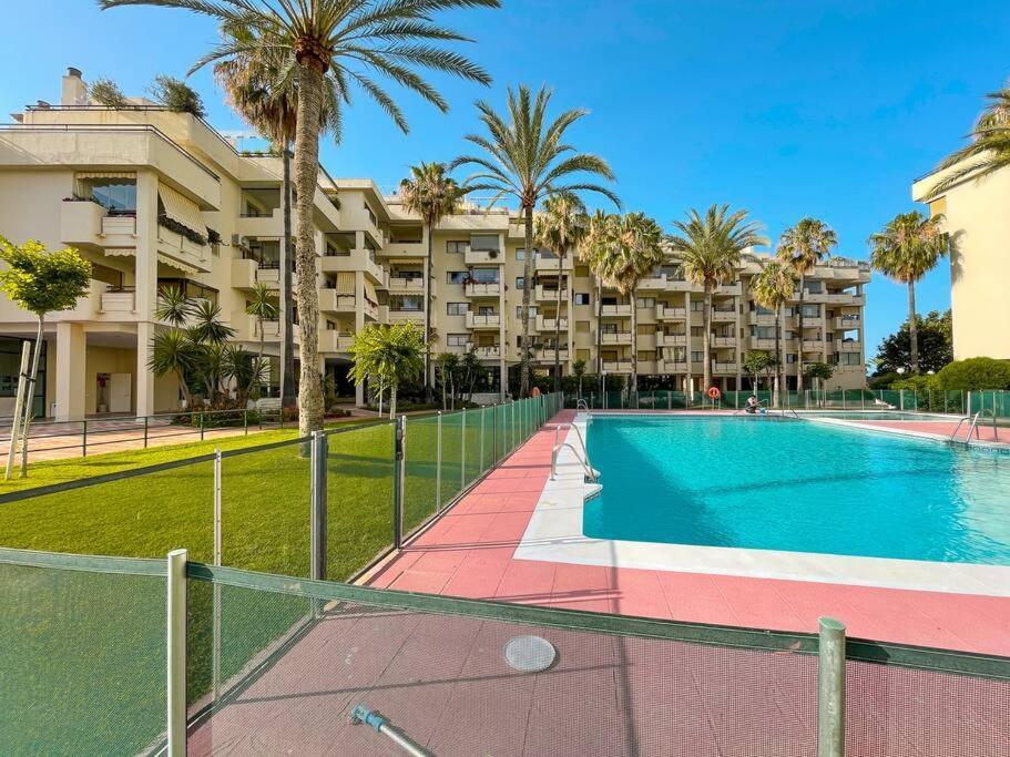 Seafront Apartment With Direct Access To The Beach Torremolinos Esterno foto