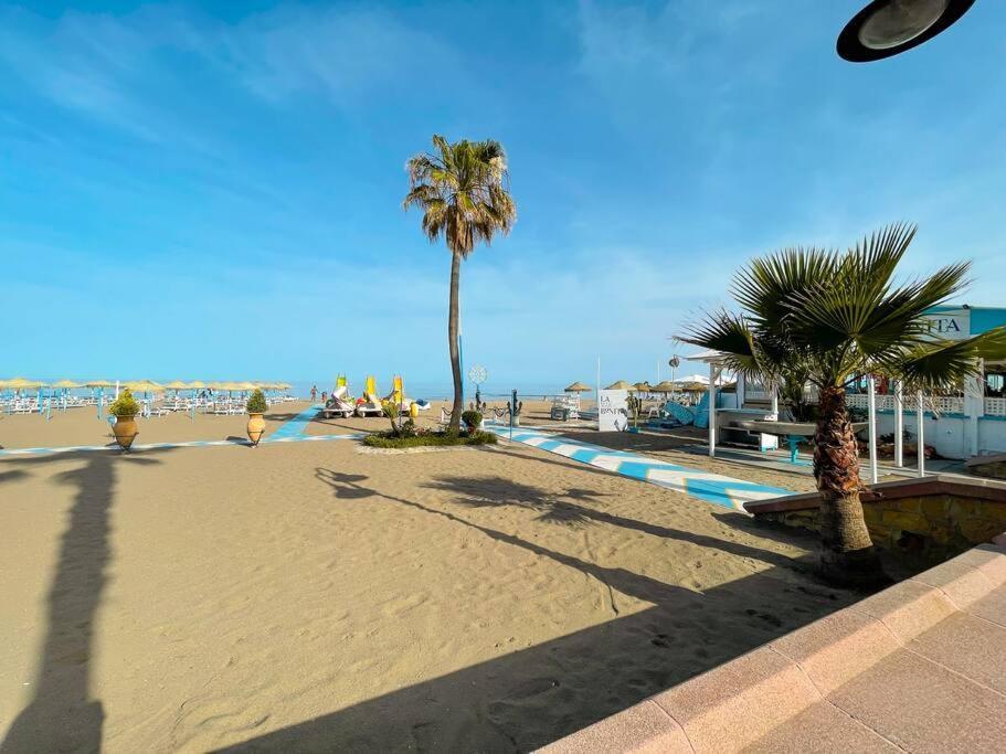 Seafront Apartment With Direct Access To The Beach Torremolinos Esterno foto
