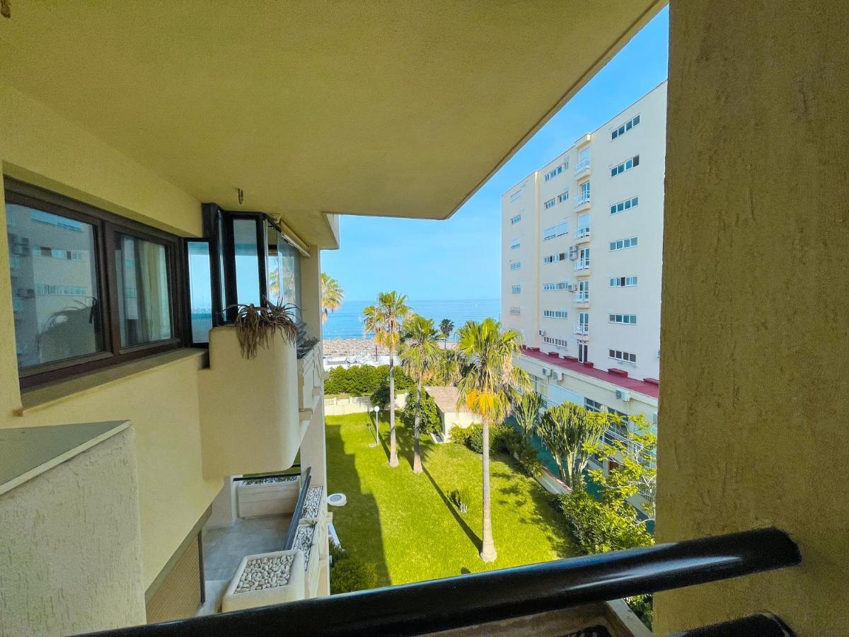 Seafront Apartment With Direct Access To The Beach Torremolinos Esterno foto